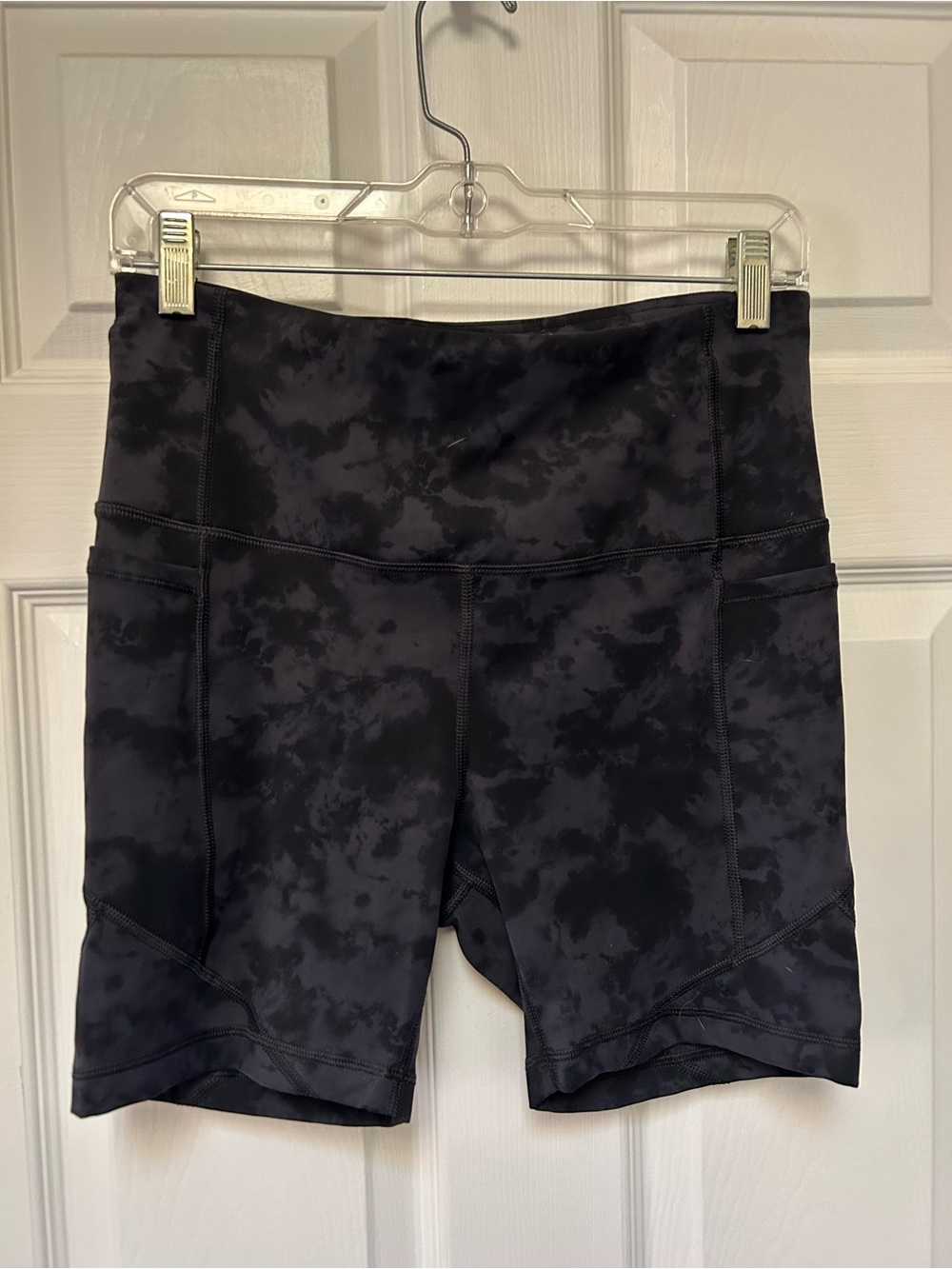 CRZ YOGA Black Tie-Dye High-Rise Bike Shorts
